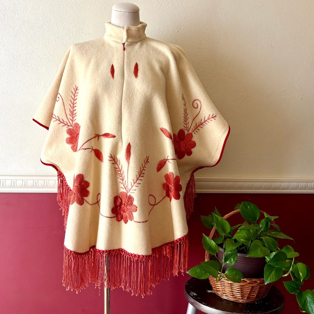 Vintage Cream Felted Wool Red Floral Embroidered Fringe Poncho Cape OS 60s Boho
